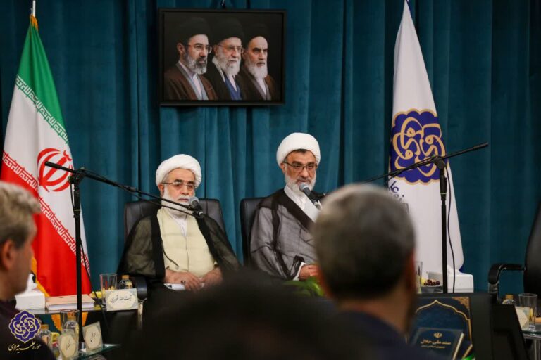 تحویل پیش نویس سند ملی حلال جمهوری اسلامی ایران به دبیرخانه شورای عالی انقلاب فرهنگی