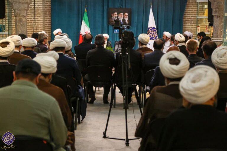 تحویل پیش نویس سند ملی حلال جمهوری اسلامی ایران به دبیرخانه شورای عالی انقلاب فرهنگی
